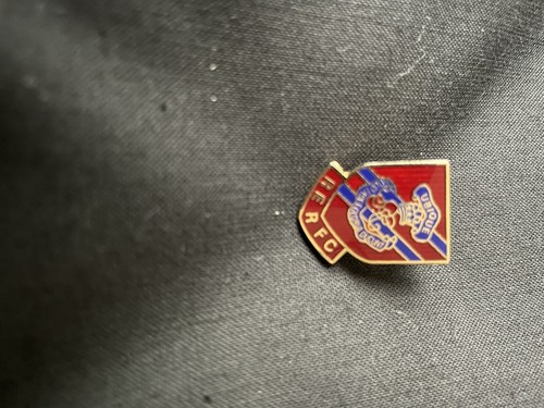 Rugby union pin - union, badges
