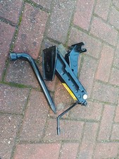 Ford Fiesta Mk7 Jack And Wheelbrace  2012