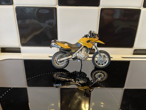 Bmw yellow 18 model - yellow, 1/18
