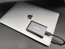 Samsung T7 SSD Laptop Surface