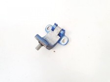 1j6827301a  Rear hood Hinges