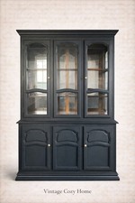 Stunning black glass display - stunning,