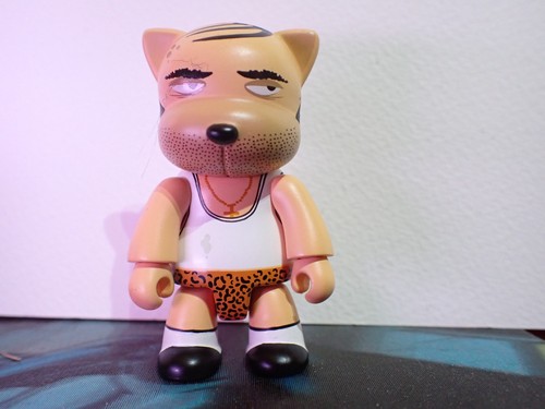 Qee toy2r vinyl - toy2r, art
