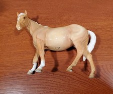 Vintage Beswick Palomino Porcelain Horse 9"L x 7"H England *Damaged Leg*
