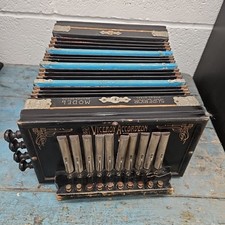 Viceroy Accordian Superior