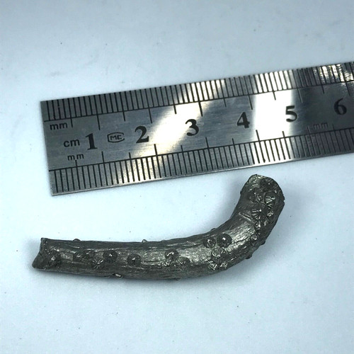 Metal hydra beast part dark - metal,