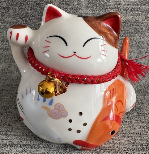 Maneki neko japanese - neko, lucky