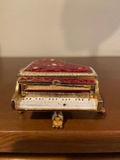 Royal Gem Collection Red Grand