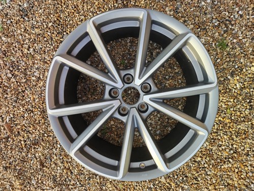 Genuine audi rs4 19 - genuine,