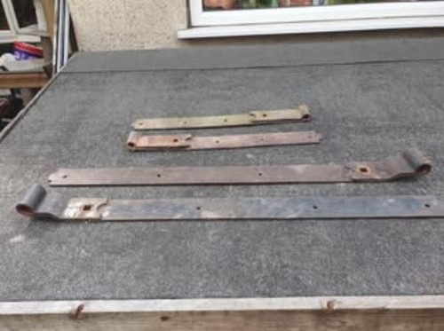 Cranked and flat hinges - and,