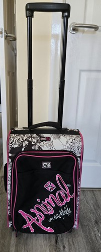 Animal worldwide suitcase hand - worldwide,
