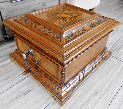 Antique regina polyphonic - regina,