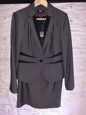 Stunning Grey Suit With Black