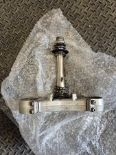 YAMAHA YZF-R1 4C8 RN19 2007-2008 Lower triple tree fork clamp bottom yoke