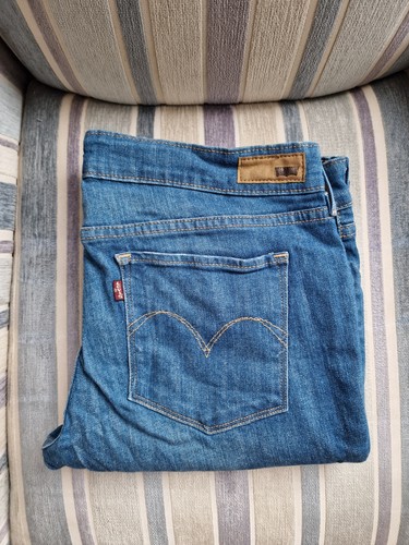 Levi slight curve mid rise - -,