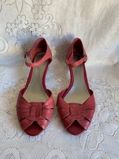 Marks & Spencer Footglove red