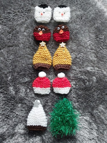 Hand knitted ferrero - hand,