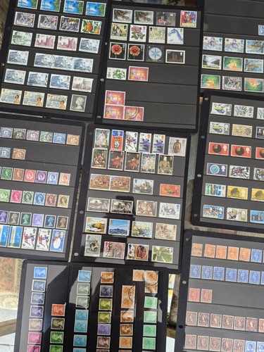 Stamps mainly x600 - gb, many