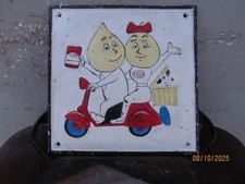 VINTAGE  ESSO   MOTOR SHOOTER  MR &MRS DRIP,  METAL PLAQUE SIGN