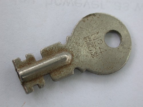 Original singer 221k 222k - singer,