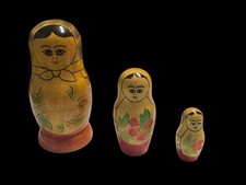 Russian USSR Matryoshka Babushka Dolls Set of 3 Wooden Vintage Decorative READ