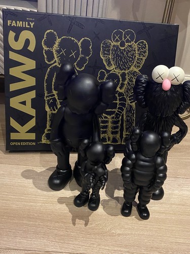 Kaws open edition family 4 - kaws,
