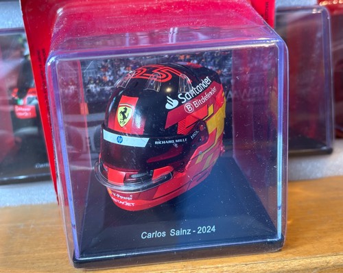 Spark carlos sainz helmet - 1:5,