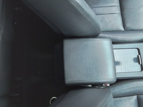 Centre armrest lid land - armrest,
