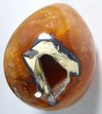 SMALL CARNELIAN EGG 4.3 x 3.4