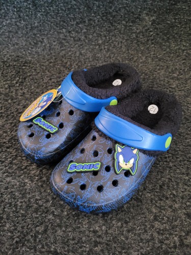 Sonic the hedgehog kids fur - sonic,