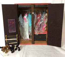 Sindy Barbie Fashion Doll Hand