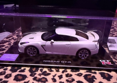 Kyosho nissan white pearl - white,