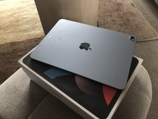 Apple iPad Air 4th Generation 64GB Wi-Fi 2020 Blue