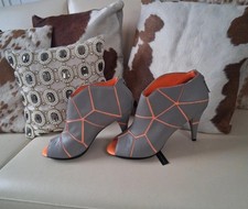 shoe boots size 8 united nude