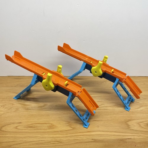 Hot wheels track builder - 2x,