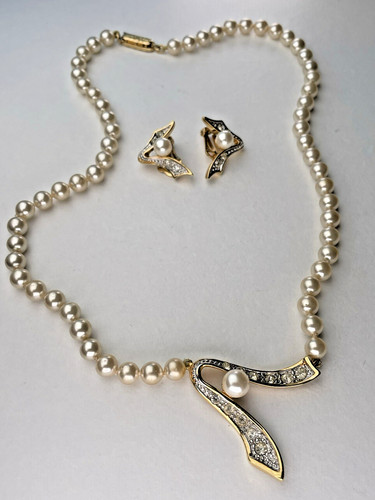 Vintage gold plated - gold, pearl