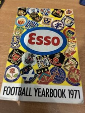 ESSO FOOTBALL YEARBOOK 1971
