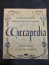 Wiccapedia: A modern-day white witch's guide - 9781402777240, paperback, Robbins