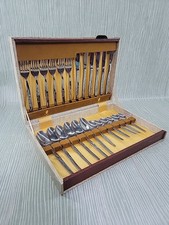 Vintage Retro Empire 24 Piece