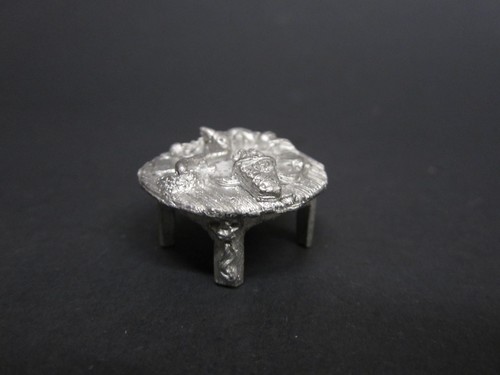Citadel miniatures round table - miniatures,