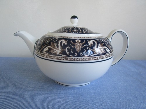 Wedgwood florentine navy - florentine, w1956