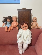 Bundle of vintage dolls (including Tiny Tears and doll wardrobe)