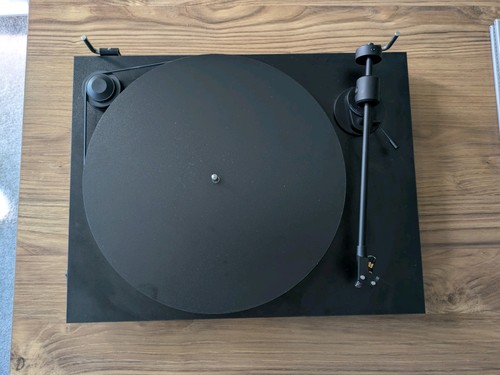 Pro ject primary - phono, plug