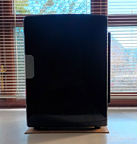 Thermoelectric cooler warmer - cooler,