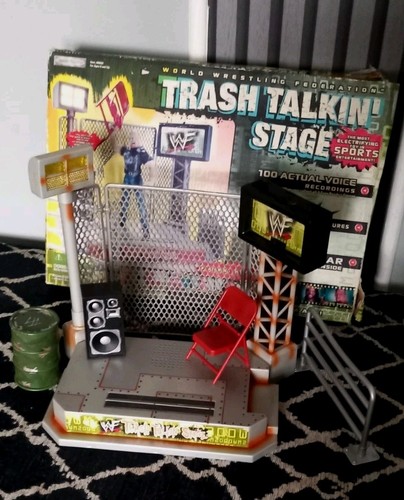 2000 wwf trash - 2000, talking