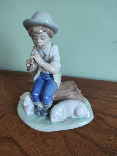 Lladro nao porcelain - lladro's,