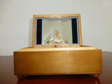 VINTAGE SWISS REUGE DANCING