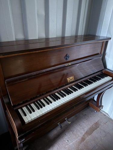 Berry london upright - berry, iron