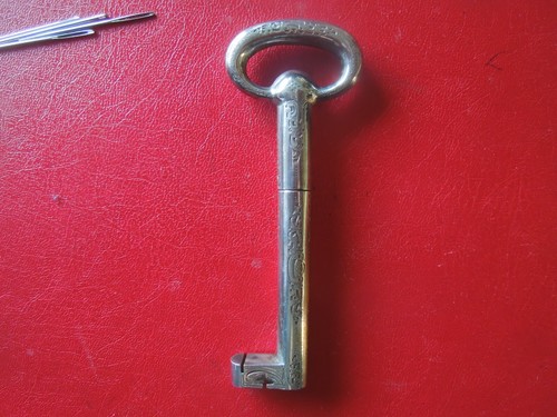 J6400 antique dutch - 833, silver