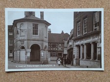Vintage Unused Postcard - Part of High Street GODALMING - Inc London City Bank